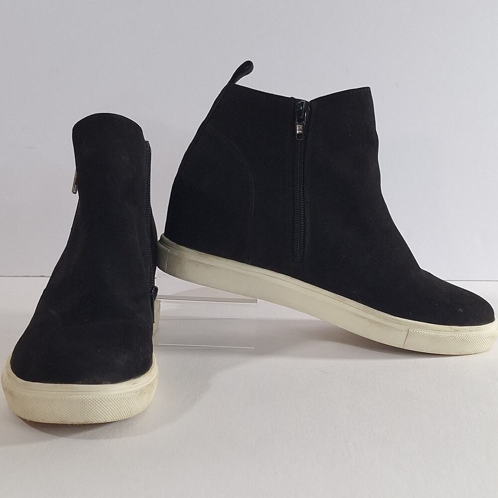 Madden Girl Black Wedge Booties sz 7.5 Faux Suede Minimalist Streetwear Zip Up